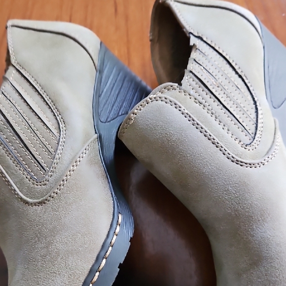 Tan Suede Mules with Minimal Stitching - Picture 9 of 9